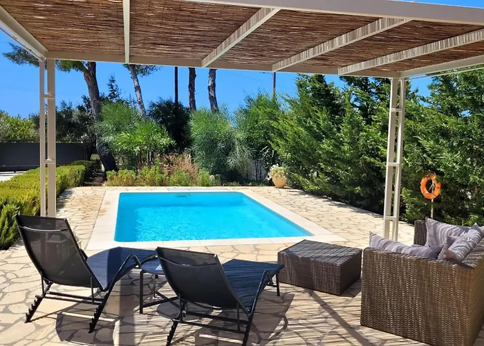 Ponderosa Kefalonia * Lixouri