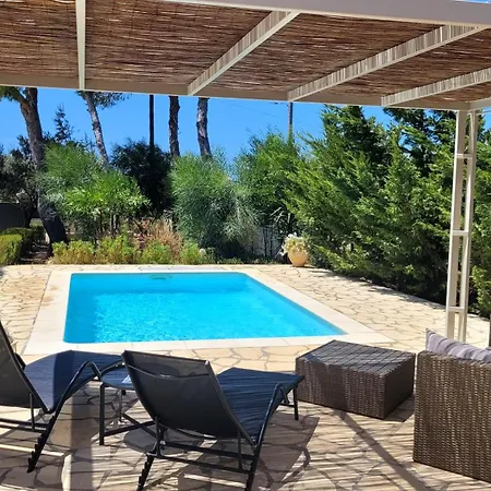Ponderosa Kefalonia * Lixúri