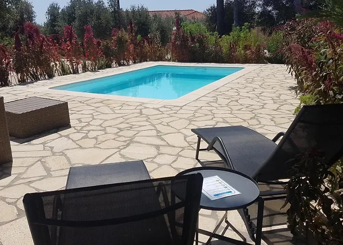 Ponderosa Kefalonia * Lixúri