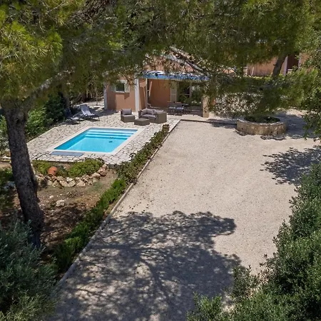 Ponderosa Kefalonia Ликсури