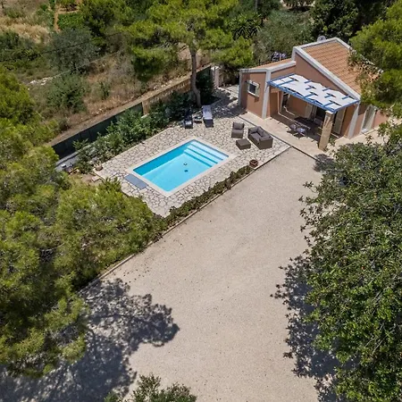 Ponderosa Kefalonia * Ликсури