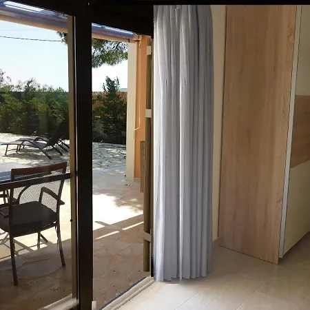 Ponderosa Kefalonia Ликсури