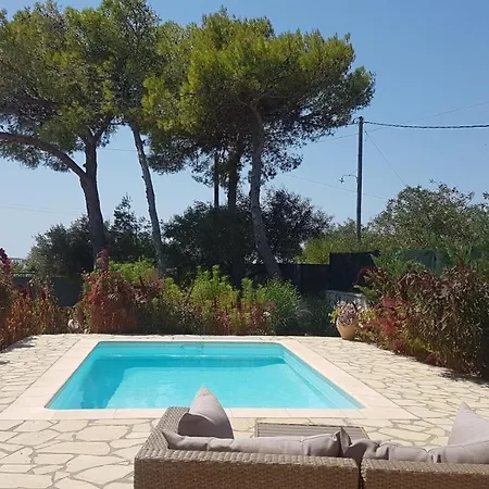 Ponderosa Kefalonia Ликсури